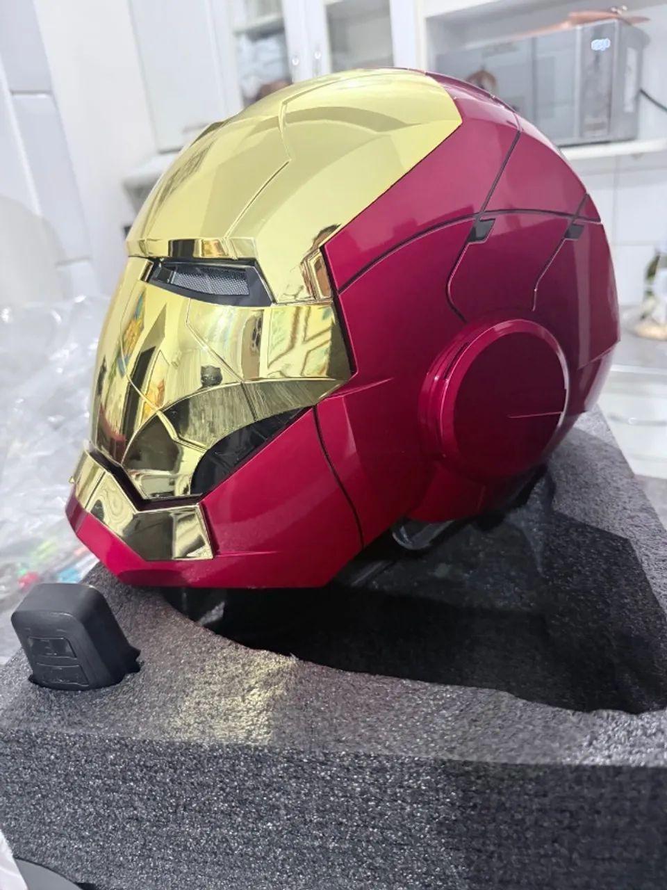 Capacete elétrico homem de ferro com comando de voz