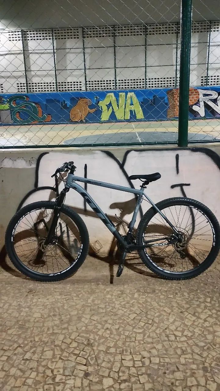 Bike nova de fábrica, aro 29 e quadro 21 