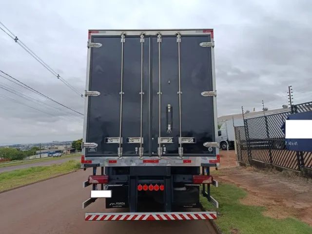 Scania P 310 8x2 Bitruck 2014 Baú Câmara Fria 2019 R$ 460.000,00 - Foto 9