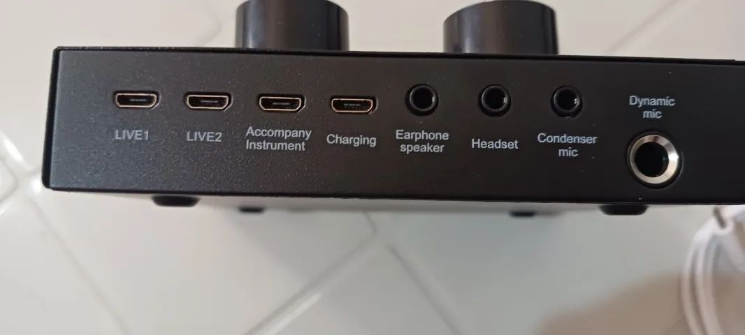 Interface live sound V8 com efeitos+ Microfone Dinâmico e cabos - Foto 2