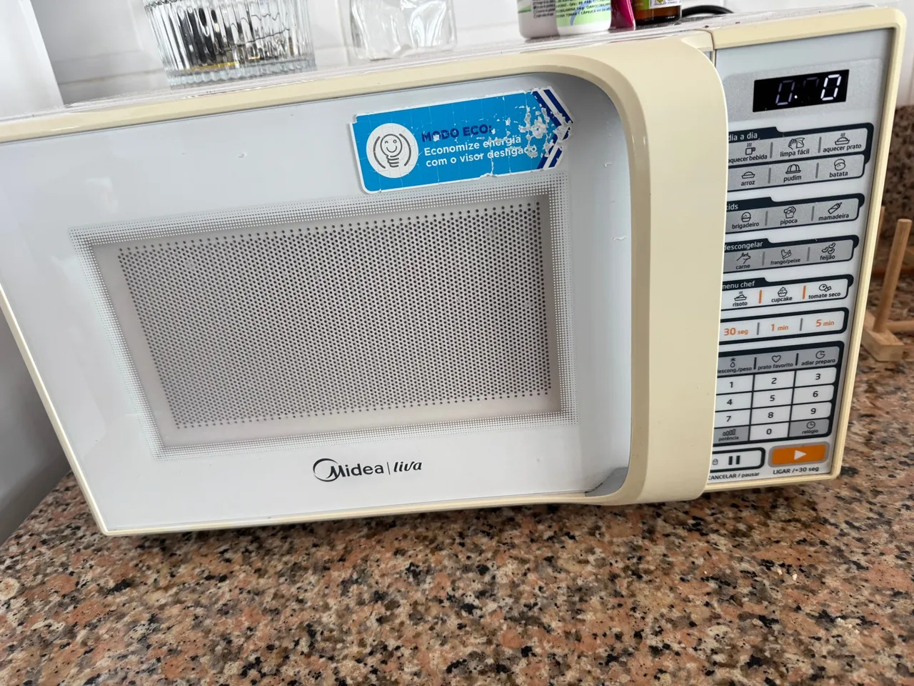 Microondas Midea Liva - Prático e eficiente