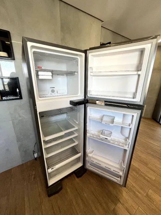 Geladeira Inox Brastemp - Excelente estado - Foto 2