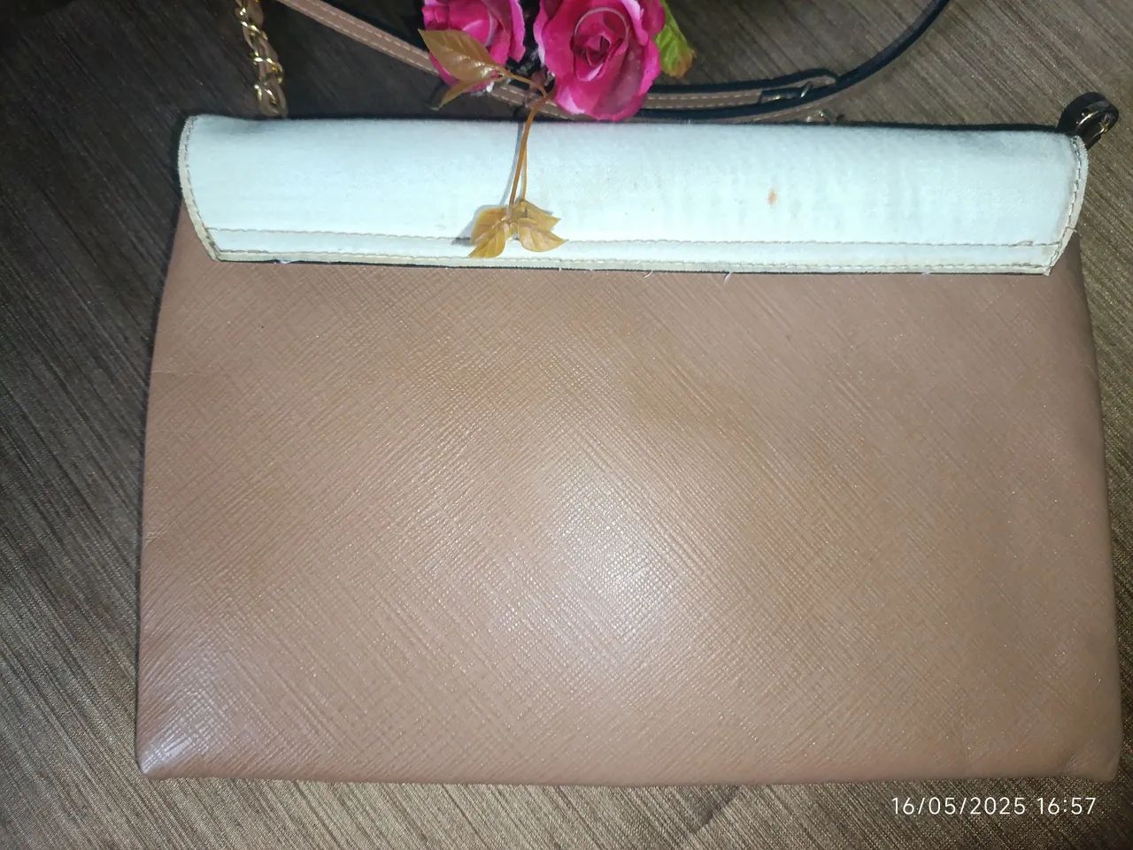 Bolsa de Ombro Bege e Branca - Foto 2