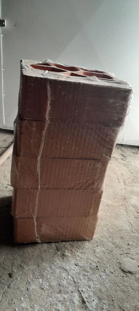 Cobogó Cerâmico Bruto 8 Furos 18x7x18cm <br><br>