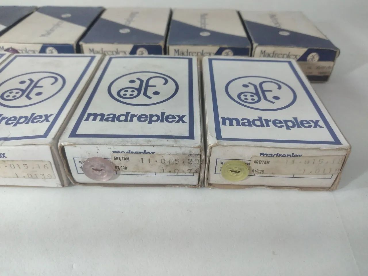 Caixa de botões antigos Madreplex anos 90 - Foto 6