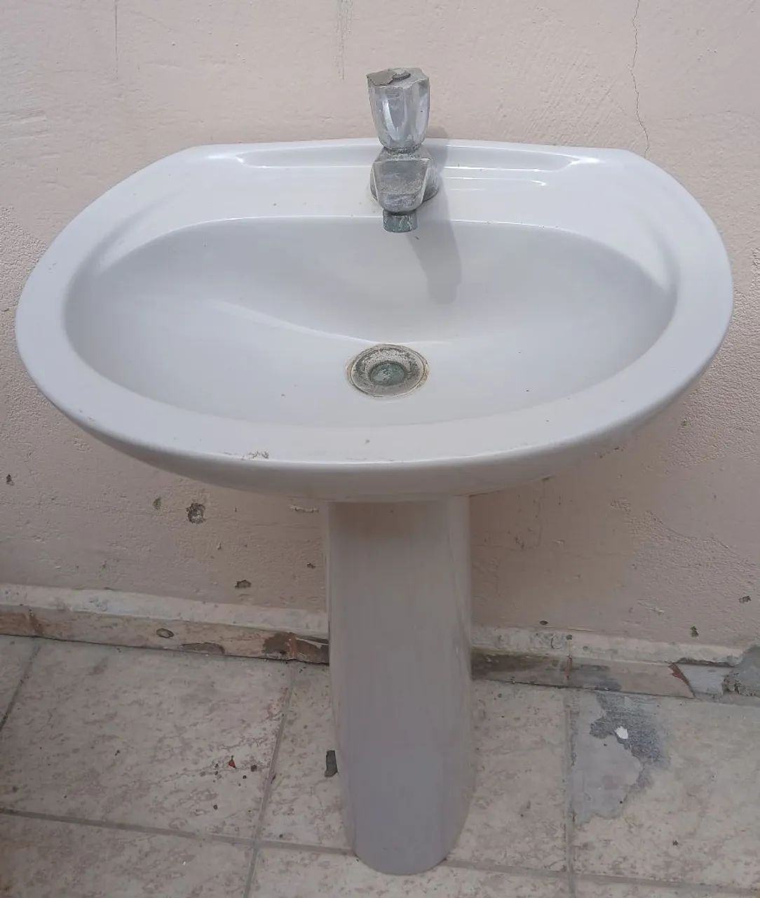 Assento de vaso sanitário  e Pia  - Foto 4
