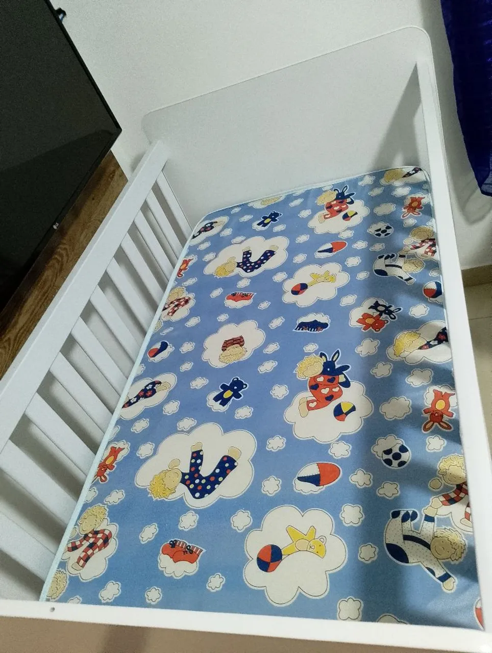 Berço Infantil Branco com Colchão Temático