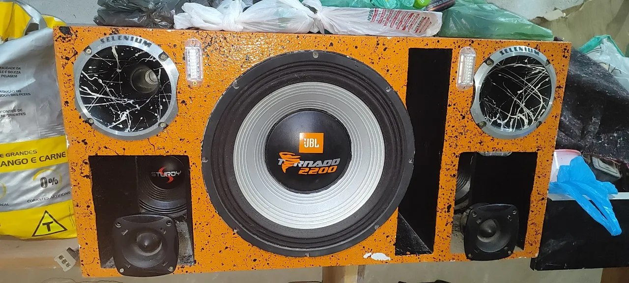 Caixa de Som Automotivo JBL + Selenium
