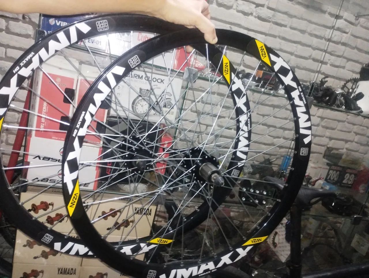Rodas Aro 26 com cubos k7 Vmaxx novas - Foto 4