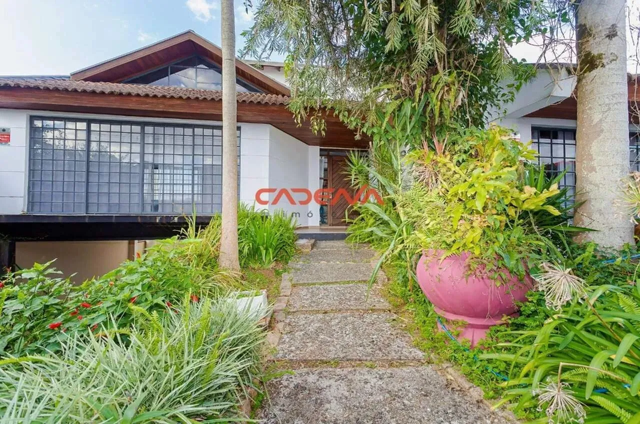 Casa com 5 quartos e 4 vagas para aluguel no Boa Vista