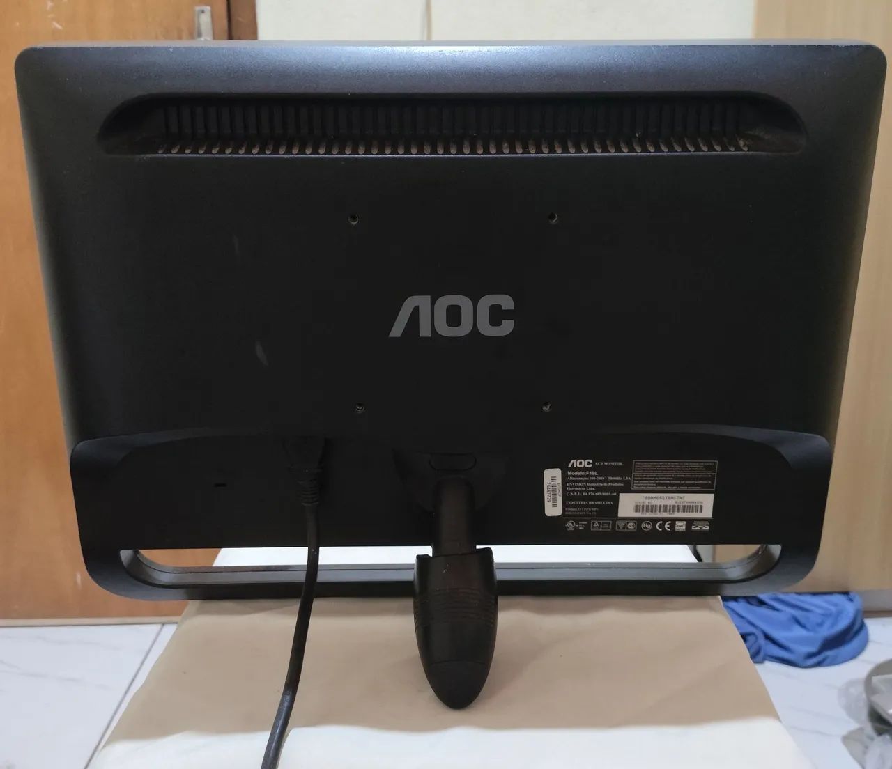 VENDO MONITOR COM TELA MANCHADA