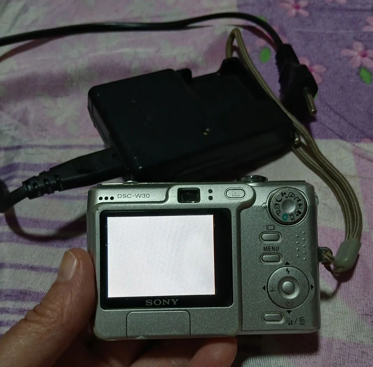 Vendo câmera Sony antiga DSC-W310 - Foto 3
