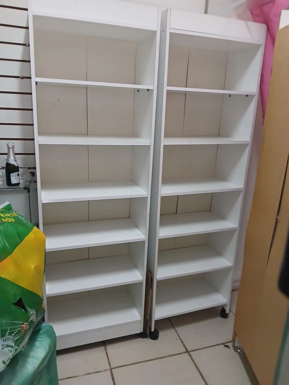 Estante com 6 prateleiras