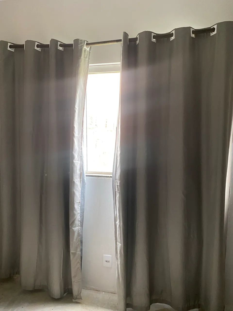 CORTINA CINZA COM BLACKOUT Altura 2.30 x 2.80 comp - Foto 2