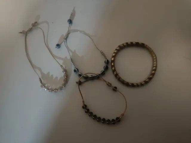 Lote com 4 Pulseiras - DESAPEGO