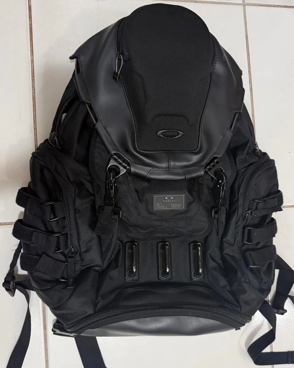 Mochila Oakley original, comprada no EUA em ótimo estado. 