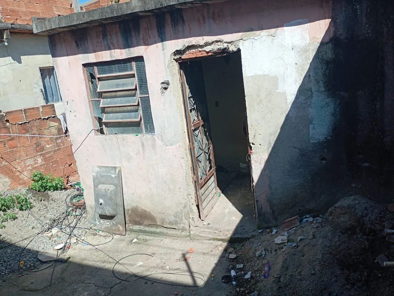Terreno com casa em obra.                  - Foto 2