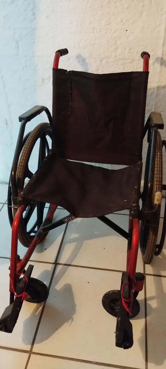 Cadeira de rodas - Foto 2