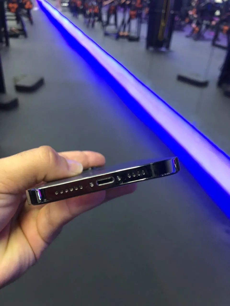 Iphone 12 pro max Grafite 128G saude de bateria 73% sem defeito  - Foto 3