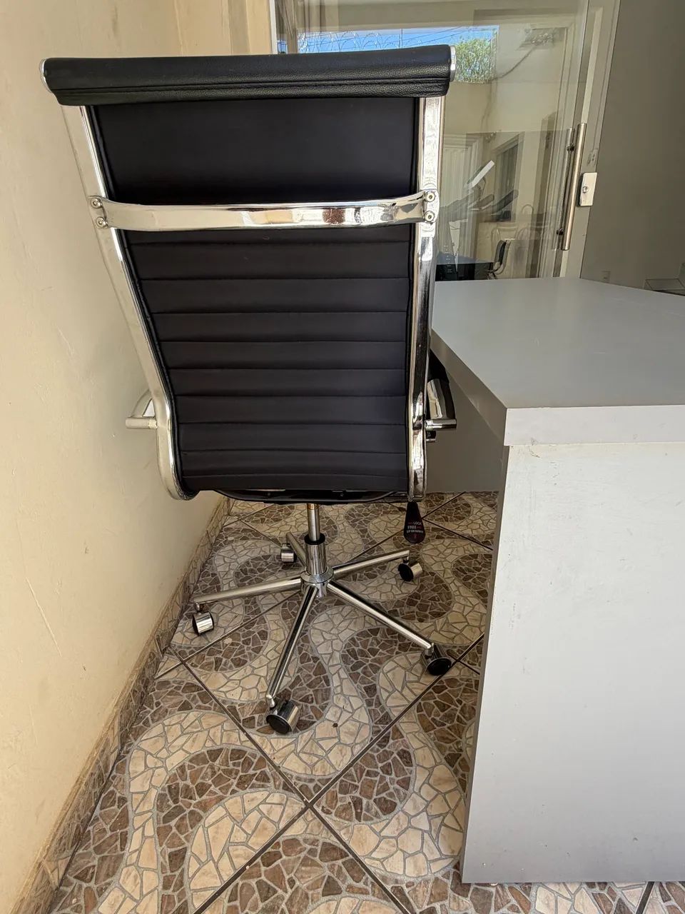 CADEIRA DIRETOR CROMADA - Foto 2