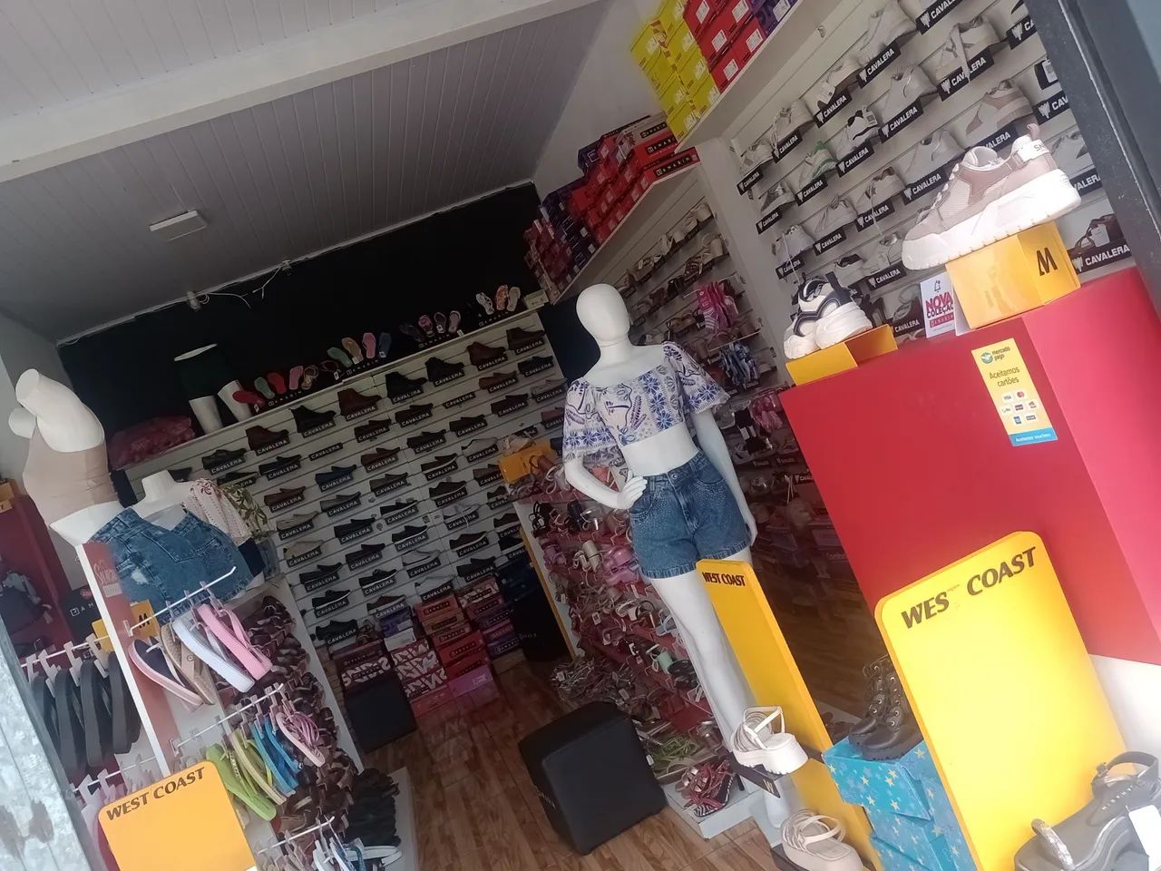 Vende loja de calçados 