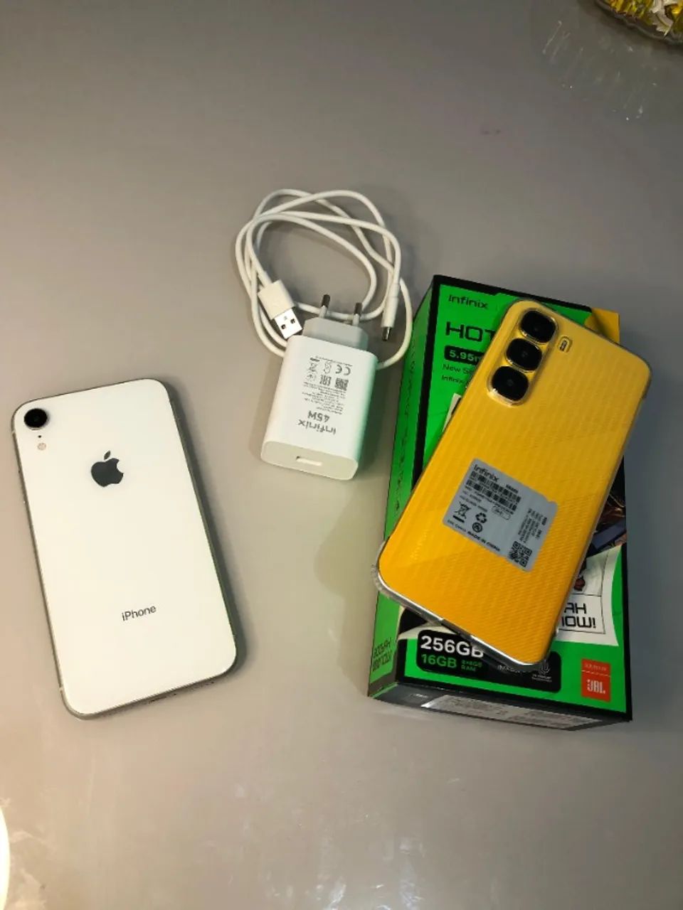 Vendo 2 Celulares e aceito cartão  - Foto 3
