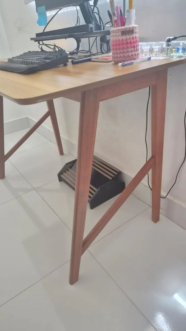 Escrivaninha mdf + madeira maciça - Foto 3