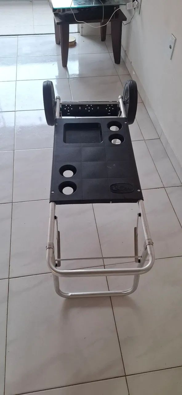 Carrinho de praia para carregar cadeiras - vira mesa. - Foto 4
