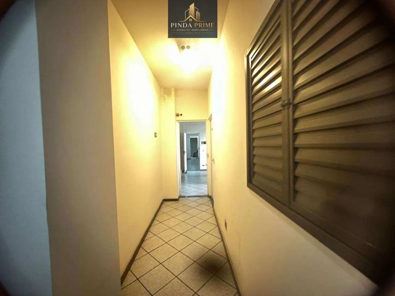 Excelente Sala Comercial com Elevador e Portaria no Centro - Foto 5