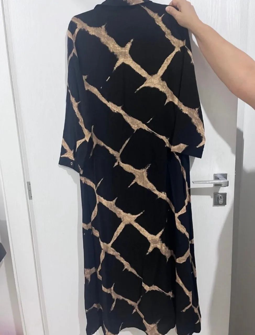 Vestido zinzane longo preto estampado  - Foto 2