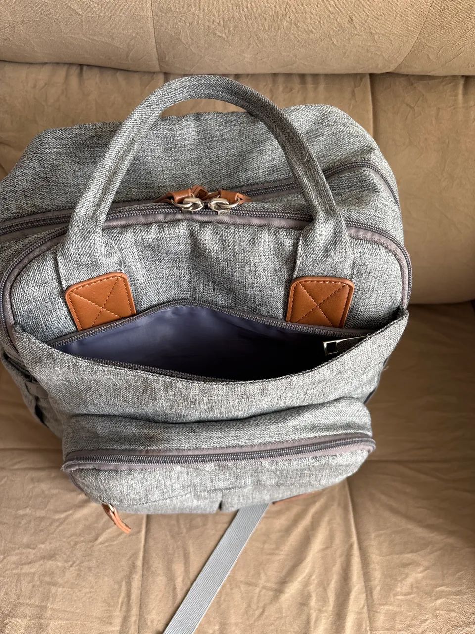 Bolsa mochila maternidade LB cinza  - Foto 4