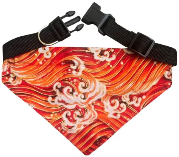 Bandana Coleira para Cachorro / Cão - Estampa Ondas de Fogo / Ajustável / Confortável - Foto 2