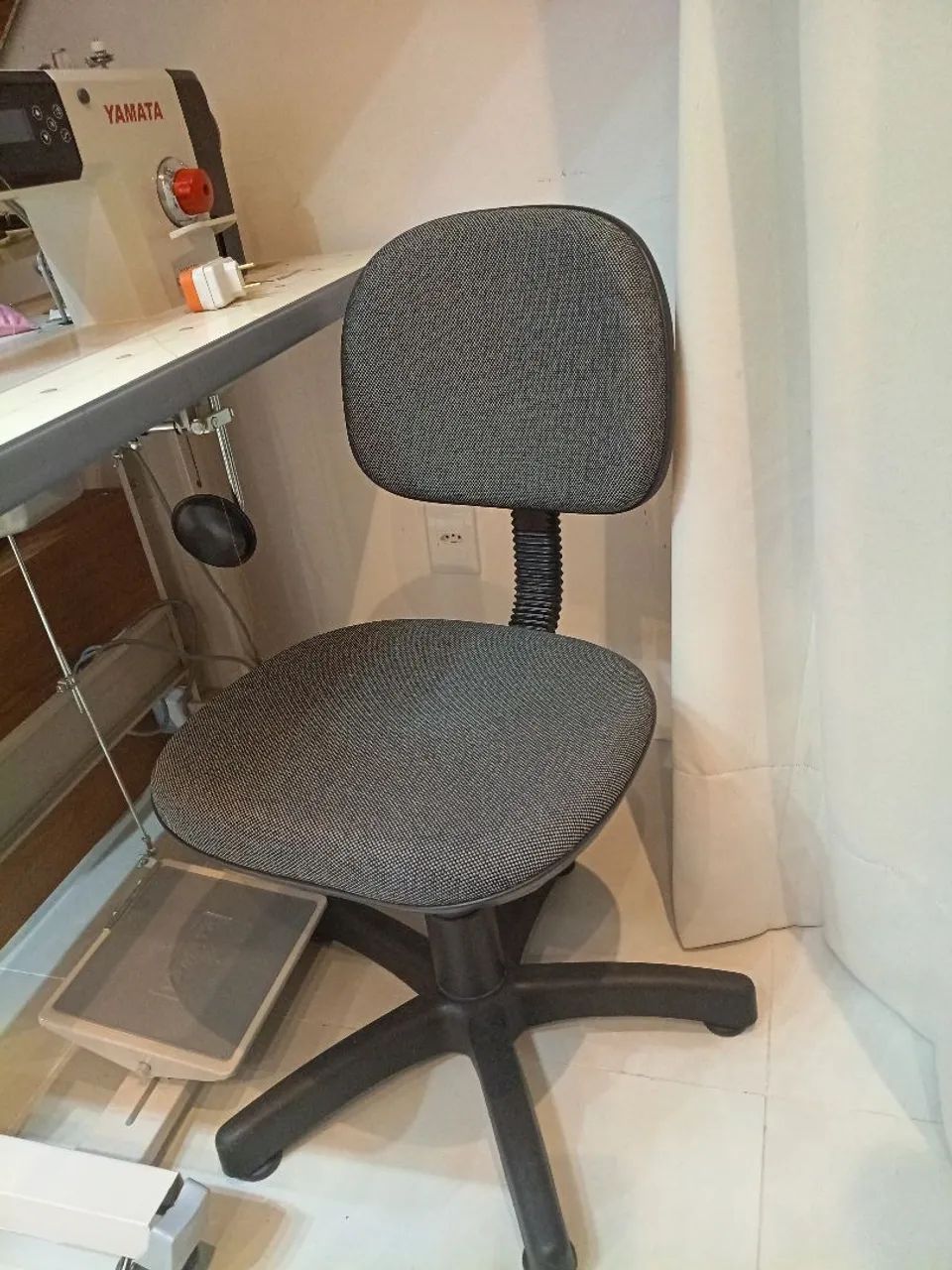 Vende-se duas cadeiras