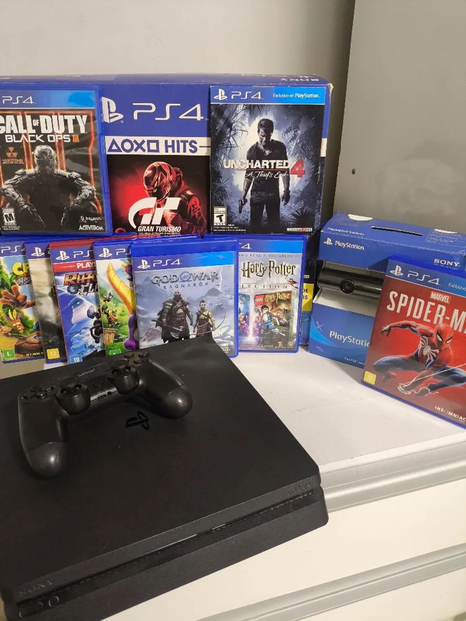 Playstation 4 1TB Completo - 2 Controles + 6 Jogos + PS Camera - estado bom 