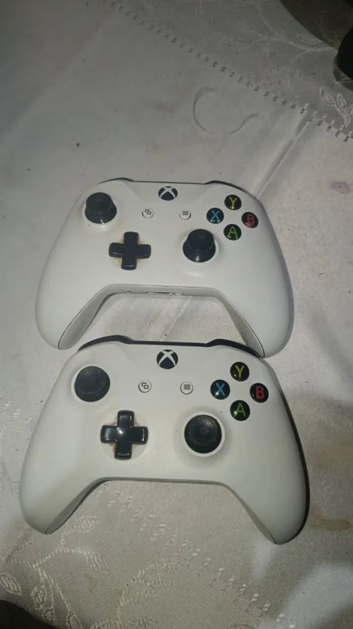 2 controles Xbox one 