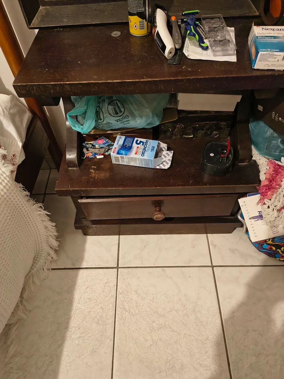 Família vende móveis 