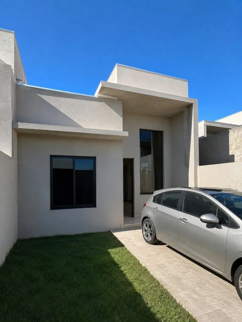 Casa com 03 quartos bairro Esmeralda com valor de entrada parcelado