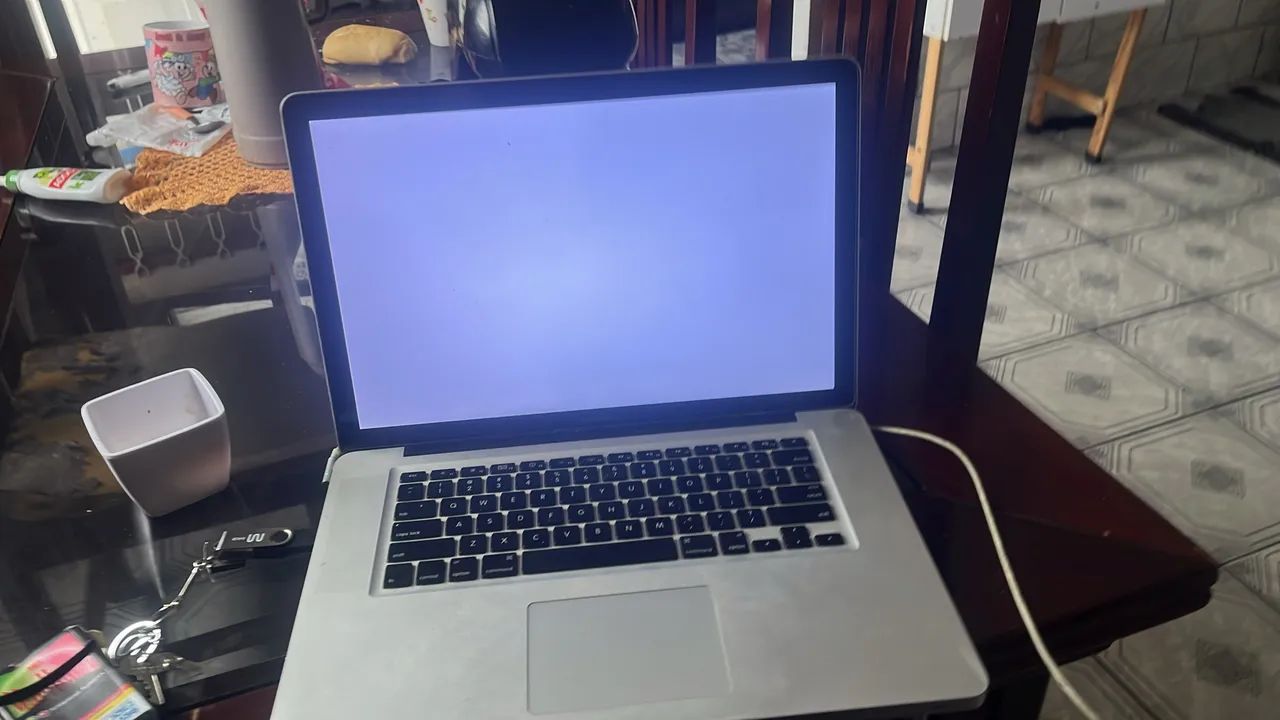 MacBook Pro 2010 17 polegadas para retirada de peça 
