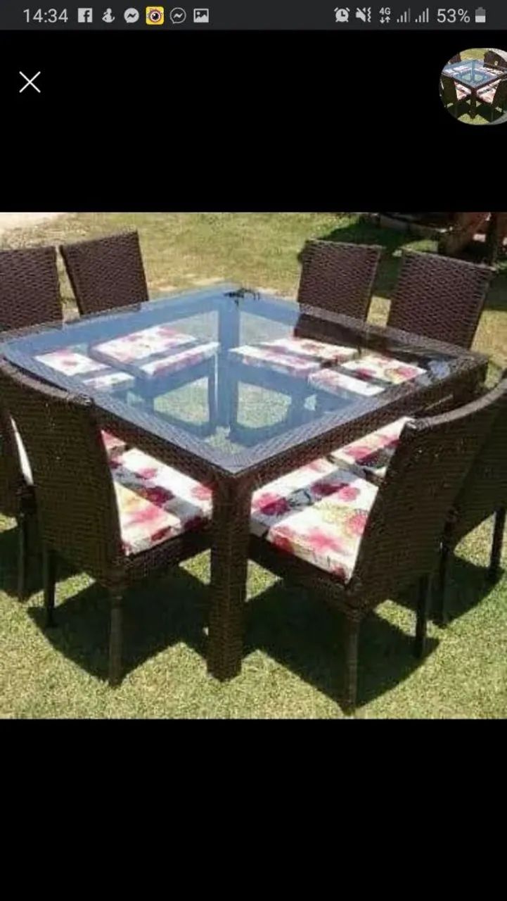 Mesa com 8 cadeiras 