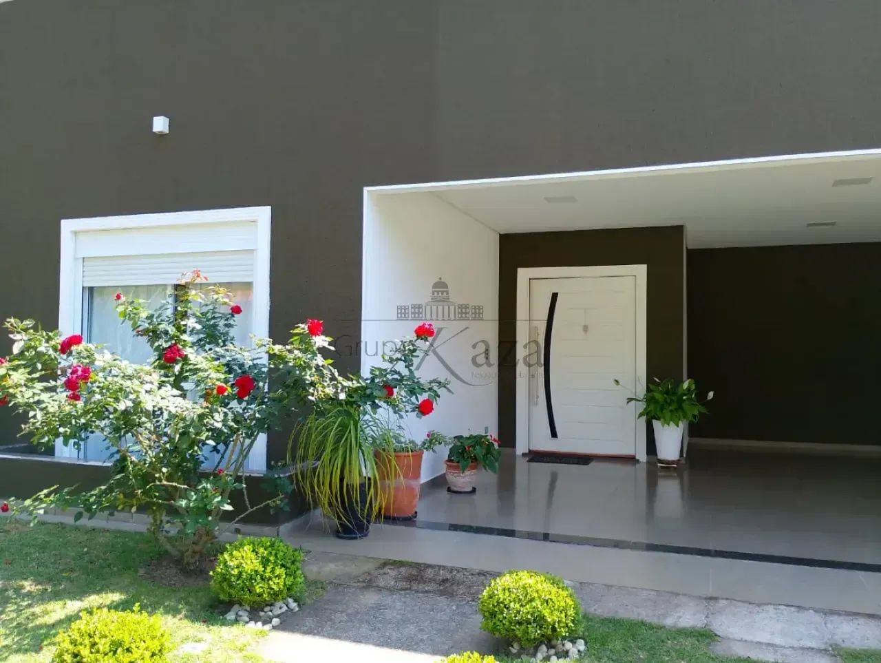 Casa /Sobrado com 4 Dormitório e com  377m² - Recanto Santa Bárbara - Jambeiro. - Foto 2