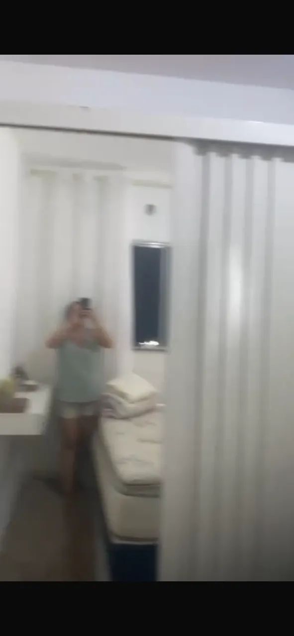 VENDO GURADA-ROUPA 7 meses de uso e SOFÁ - Foto 3