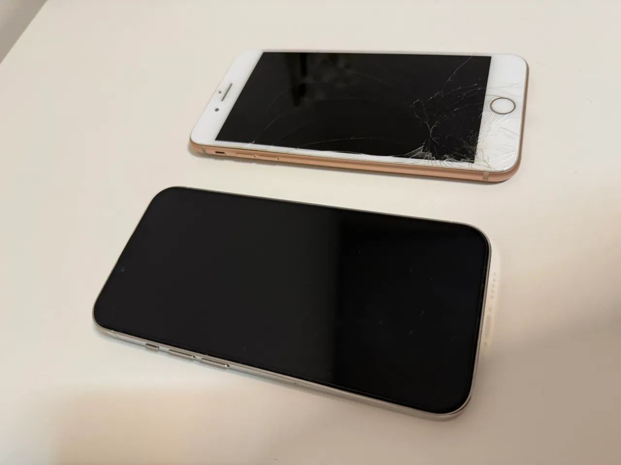 iPhone 13pro 128gb + 8 plus 64gb - Foto 2