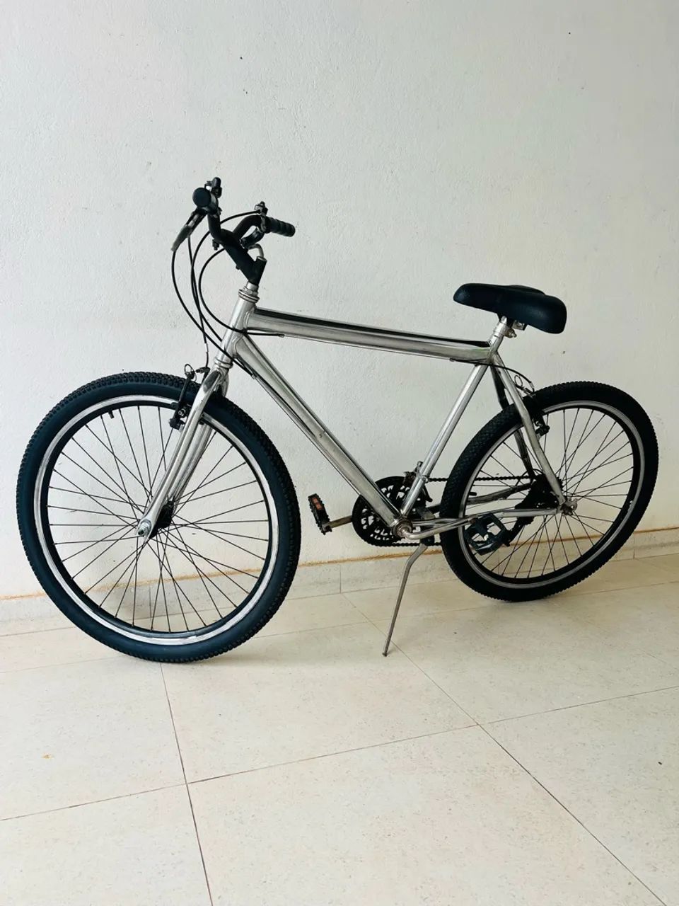 Bicicleta aro 26 cromada