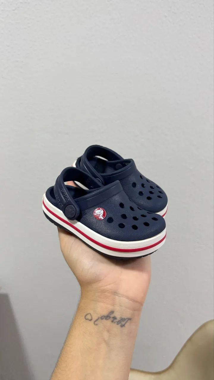 Crocs infantil tamanho c4 - Foto 3