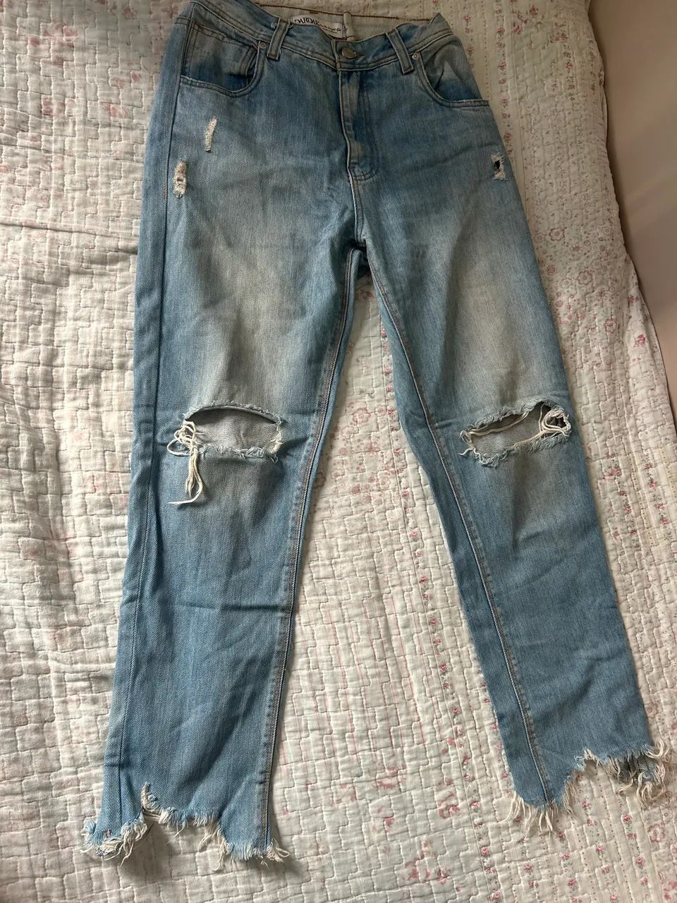 calça moom jeans azul clara 