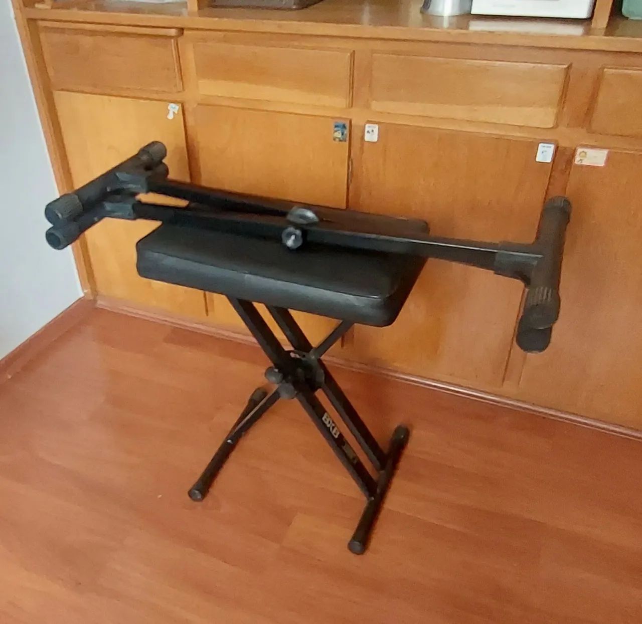 Banco e suporte de piano semi novo  - Foto 3