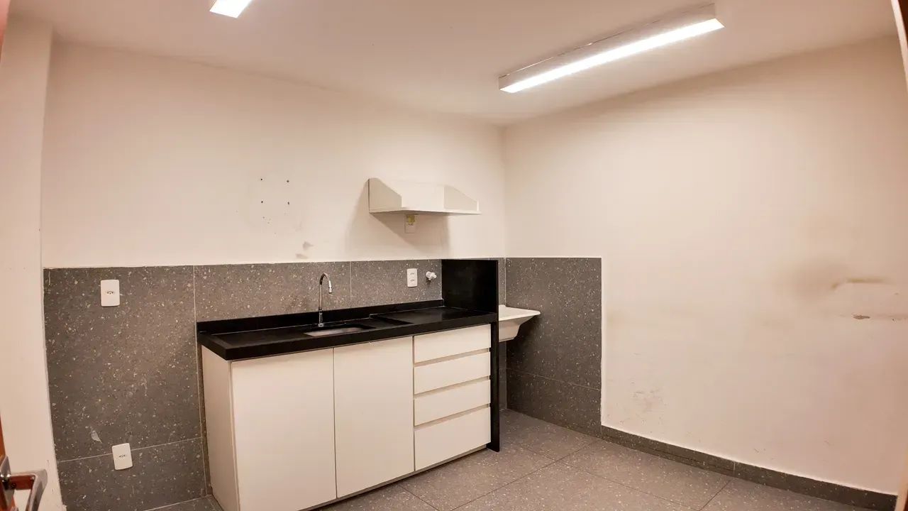 Ponto comercial/Loja/Box para venda possui 185 metros quadrados