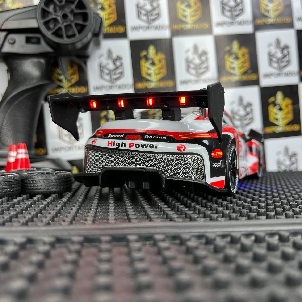 Carrinho Drift Controle Remoto com LED - Pneus Extras e Cones - Foto 2