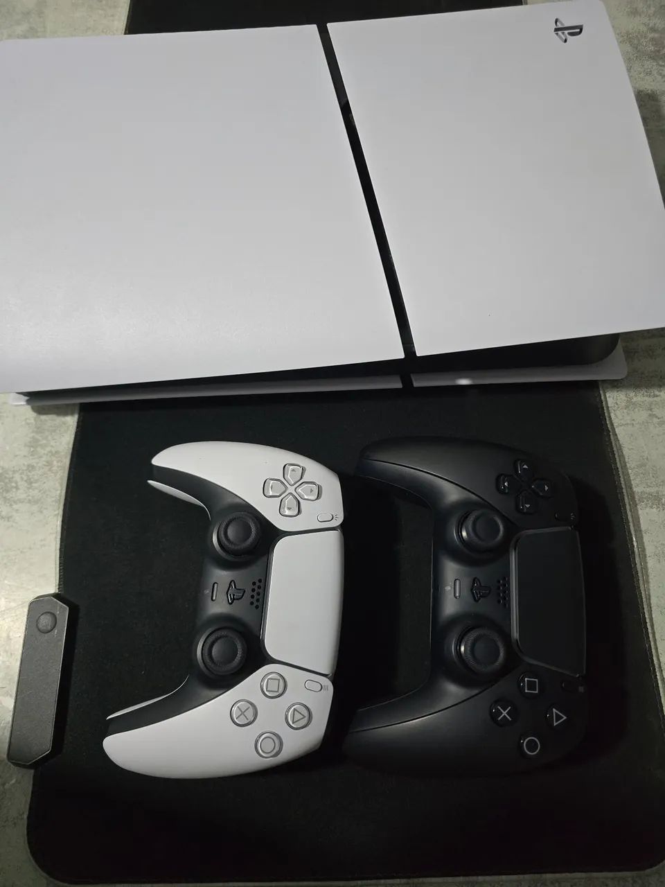 Console PS5 SLIM 2 controles - Foto 4