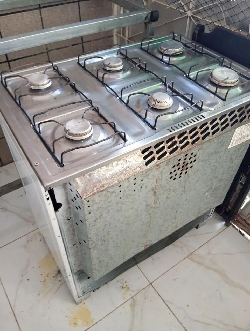 Fogão de 6 bocas bem conservado - Foto 3